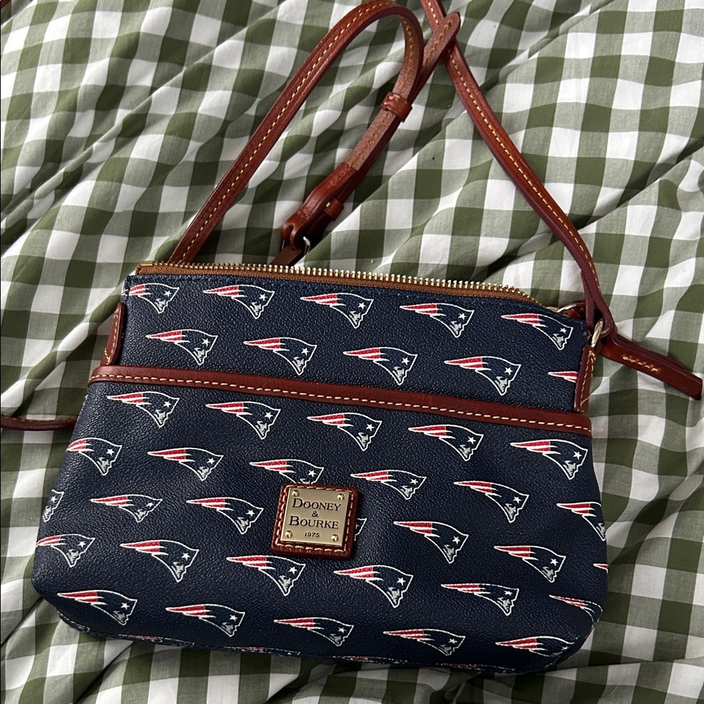 Dooney & Bourke New England Patriots crossbody purse